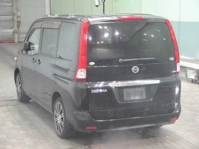 Nissan SERENA  с аукциона в Японии