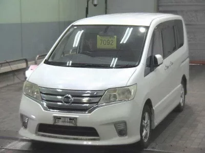Nissan SERENA  с аукциона в Японии