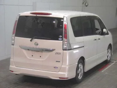 Nissan SERENA  с аукциона в Японии