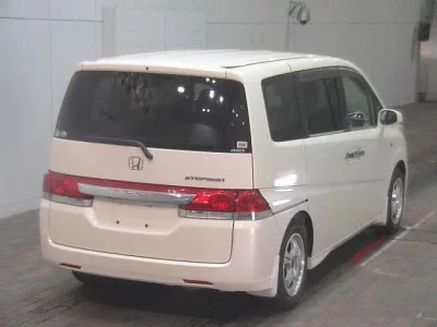Honda STEP WAGON  с аукциона в Японии