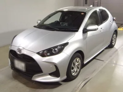 Toyota YARIS  с аукциона в Японии