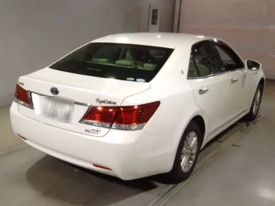 Toyota CROWN  с аукциона в Японии