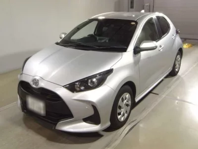 Toyota YARIS  с аукциона в Японии