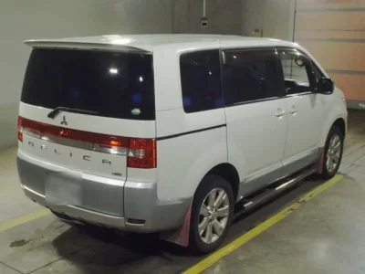 Mitsubishi DELICA D5  с аукциона в Японии