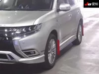 Mitsubishi OUTLANDER PHEV лот № 71028 оценка 4.5  с аукциона в Японии 6