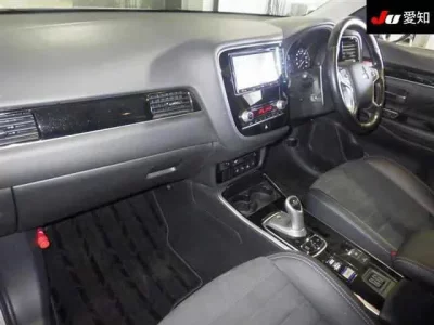 Mitsubishi OUTLANDER PHEV  с аукциона в Японии