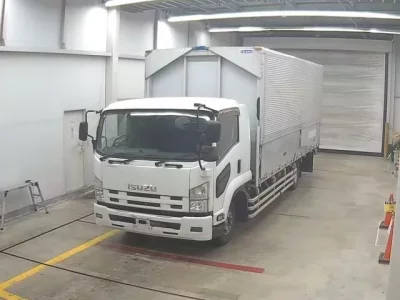 Isuzu FORWARD  с аукциона в Японии