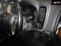 Mitsubishi OUTLANDER PHEV лот № 71032 оценка 4  с аукциона в Японии 4