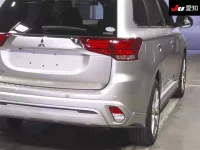 Mitsubishi OUTLANDER PHEV лот № 71032 оценка 4  с аукциона в Японии 7