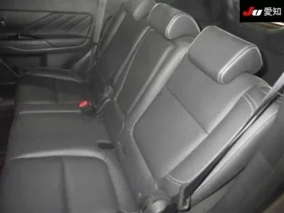 Mitsubishi OUTLANDER PHEV  с аукциона в Японии