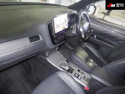 Mitsubishi OUTLANDER PHEV  с аукциона в Японии