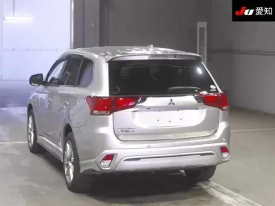Mitsubishi OUTLANDER PHEV  с аукциона в Японии