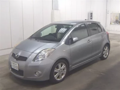 Toyota VITZ  с аукциона в Японии