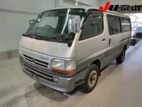 Toyota HIACE VAN лот № 3027 оценка 3.5  с аукциона в Японии 3