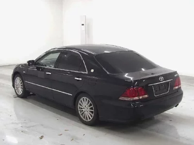 Toyota CROWN  с аукциона в Японии
