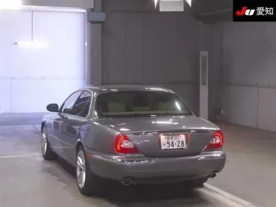Jaguar XJ SERIES
