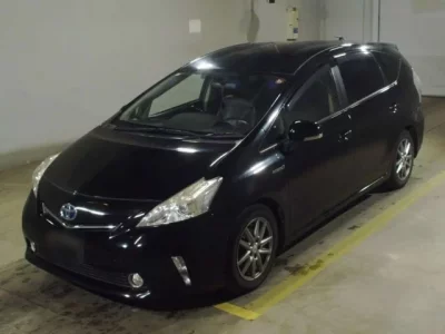 Toyota PRIUS ALPHA  с аукциона в Японии