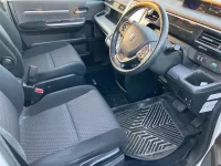 Honda STEP WAGON лот № 30076 оценка 4  с аукциона в Японии 2