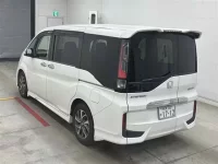 Honda STEP WAGON лот № 30076 оценка 4  с аукциона в Японии 1