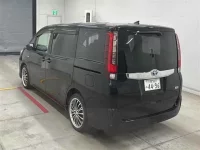 Toyota NOAH лот № 30079 оценка R  с аукциона в Японии 1