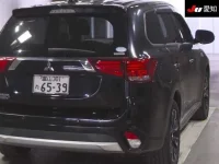 Mitsubishi OUTLANDER PHEV лот № 71050 оценка 3.5  с аукциона в Японии 7