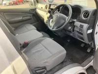 Nissan CARAVAN VAN лот № 30082 оценка 3.5  с аукциона в Японии 2