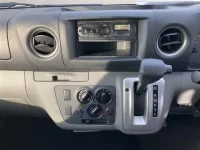 Nissan CARAVAN VAN лот № 30082 оценка 3.5  с аукциона в Японии 7