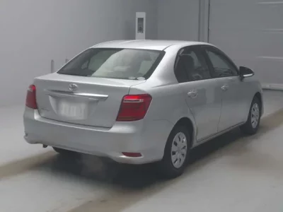 Toyota COROLLA AXIO  с аукциона в Японии