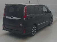 Toyota NOAH лот № 70219 оценка R  с аукциона в Японии 1