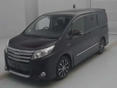 Toyota NOAH  с аукциона в Японии