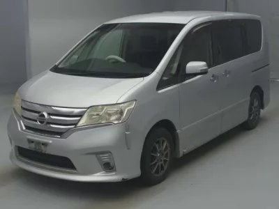 Nissan SERENA  с аукциона в Японии