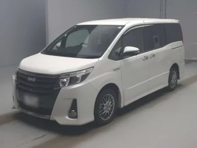 Toyota NOAH  с аукциона в Японии