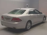 Toyota CROWN лот № 87011 оценка 3  с аукциона в Японии 1
