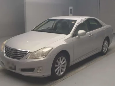 Toyota CROWN  с аукциона в Японии