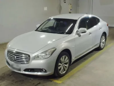 Nissan FUGA  с аукциона в Японии