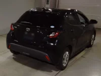 Toyota YARIS лот № 6039 оценка RA  с аукциона в Японии 1