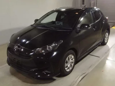 Toyota YARIS  с аукциона в Японии