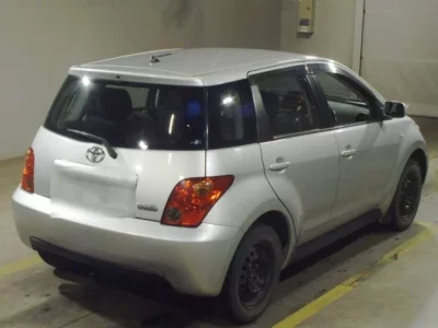 Toyota IST  с аукциона в Японии