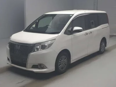 Toyota ESQUIRE  с аукциона в Японии