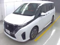 Nissan SERENA лот № 1001 оценка 5  с аукциона в Японии 2