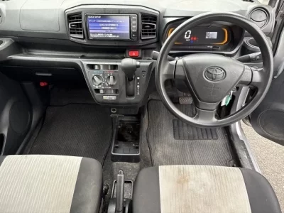 Toyota PIXIS EPOCH  с аукциона в Японии