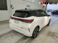 Nissan AURA лот № 3042 оценка 4.5  с аукциона в Японии 4