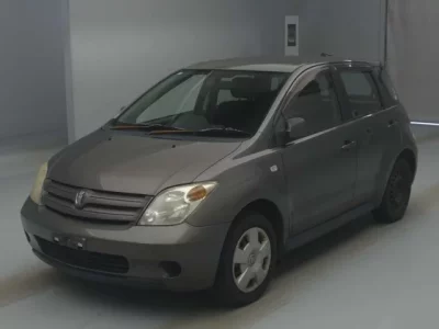 Toyota IST  с аукциона в Японии