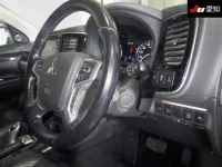 Mitsubishi OUTLANDER PHEV лот № 71069 оценка 4  с аукциона в Японии 4