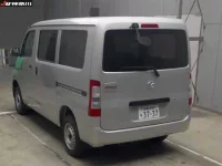 Mazda BONGO VAN лот № 6072 оценка 5  с аукциона в Японии 1