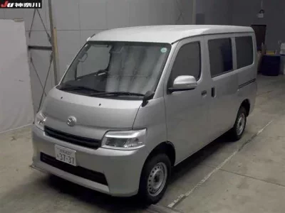 Mazda BONGO VAN  с аукциона в Японии