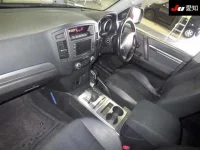 Mitsubishi PAJERO лот № 71079 оценка 3.5  с аукциона в Японии 2