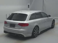 Audi A4 лот № 77049 оценка 4  с аукциона в Японии 1