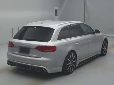 Audi A4  с аукциона в Японии
