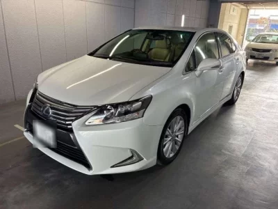 Lexus HS